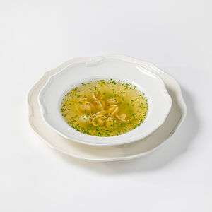 Куриный бульон с тортелини