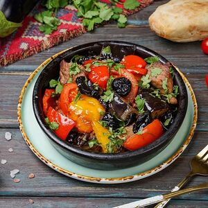 Телятина с черносливом