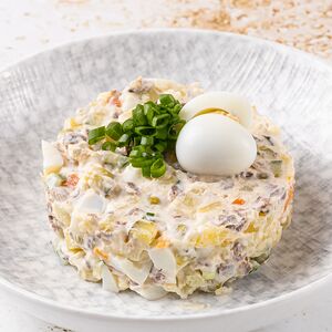 Оливье с говядиной 