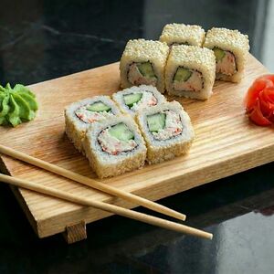 Спайси-ролл в кунжуте краб