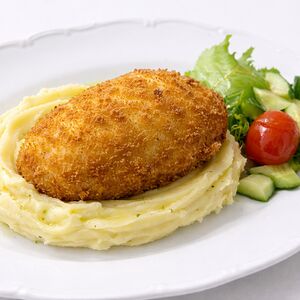 Котлета по-киевски с картофельным пюре
