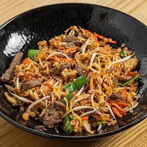 Жареный рис с говядиной