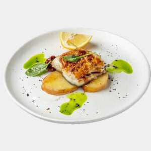 Угольная треска с картофелем и соусом унаги