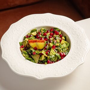 Салат с авокадо и гранатом