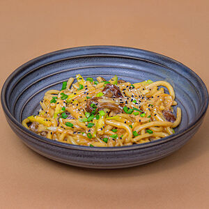 Жареный лагман с опятами