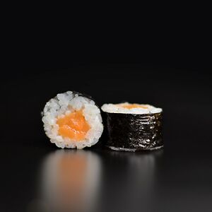 Маки с лососем