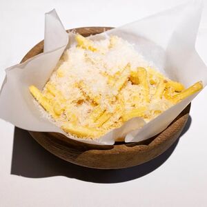 Картофель фри с пармезаном