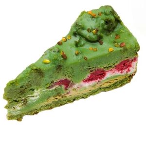 Торт фисташковый с малиной