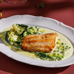 Запеченная черная треска с овощами 