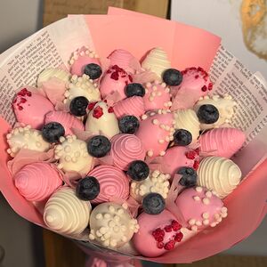 Букет из клубники в шоколаде «Сладкие новости»