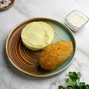 Котлета по-киевски и пюре картофельное