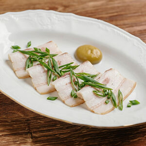 Сало с зелёным луком