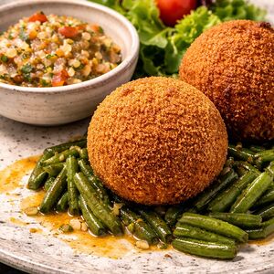 Чечевичные крокеты с овощной сальсой