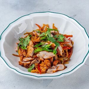 Спагетти с цыплёнком в азиатском стиле