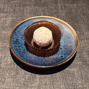 Конфета с кокосом и миндалем