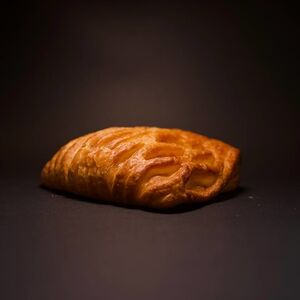 Слойка с ветчиной и сыром