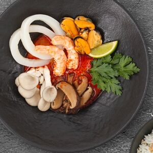 Суп Том ям с морепродуктами 