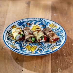 Рулетики из баклажанов и цукини с сыром