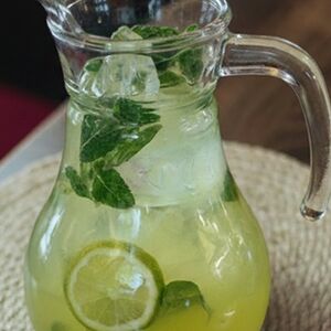 Թարմ լիմոնադ լայմով և անանուխով