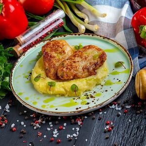 Куриные котлетки с картофельным пюре