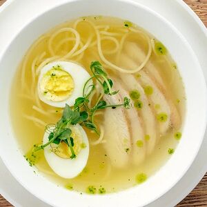 Бульон с курицей 