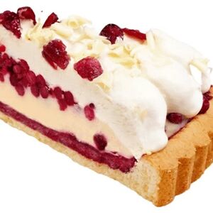 Торт брусничный с белым шоколадом