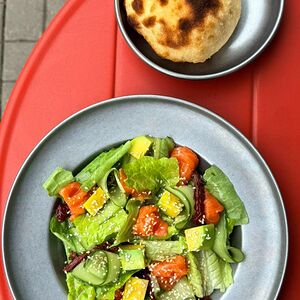 Салат с лососем 