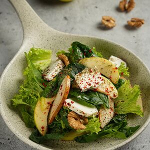 Մրգային ֆետայով, ընկույզով աղցան