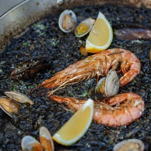 Паэлья чёрная с морепродуктами