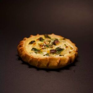 Перепечи с зеленым луком и яйцом