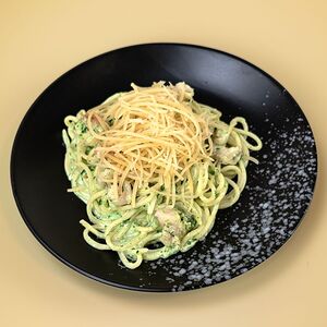 Паста с креветками и шпинатом