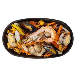 Морепродукты с овощами фламбе