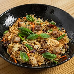 Пад Кхи Мао со свининой