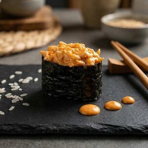 Гункан острый с снежным крабом