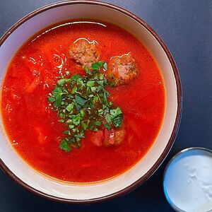 Борщ с фрикадельками