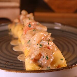 Омлет с креветками в сливочном соусе