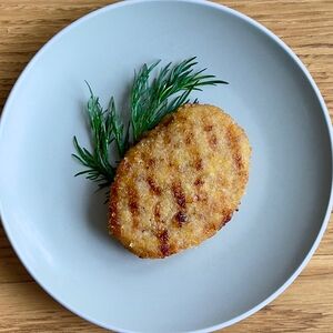 Котлета из свинины и курицы жареная