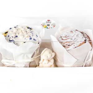 Набор сдобных куличей с шоколадным зайцем