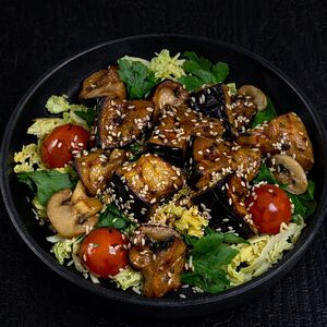 Салат с хрустящими баклажанами