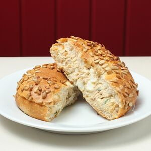 Бейгл с тунцом