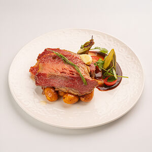 Брискет с молодым картофелем