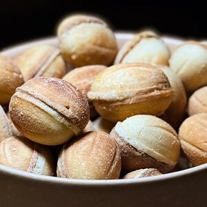 Орешек со сгущёнкой