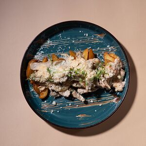 Свинина в соусе карбонара