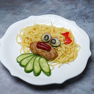 Куриная котлета со спагетти