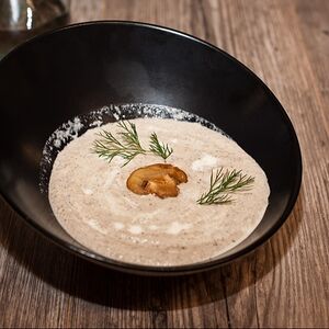 Суп-пюре из шампиньонов и белых грибов