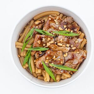 Казаречче со свининой и перечным соусом