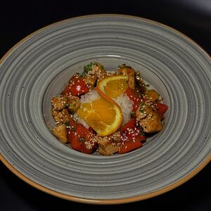 Курица в апельсиновом соусе и рисом