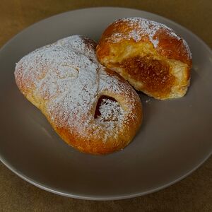 Пирожок с джемом 