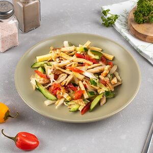 Салат с курицей и сыром 