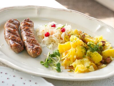 Купаты из свинины с толченой картошкой